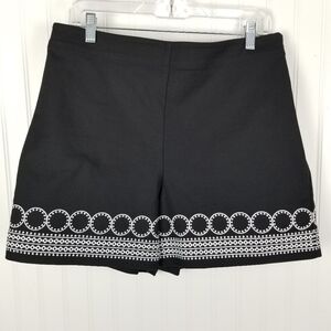 Ann Taylor Womens Shorts Size 8 Black White Dressy Fitted High Rise Embroidered